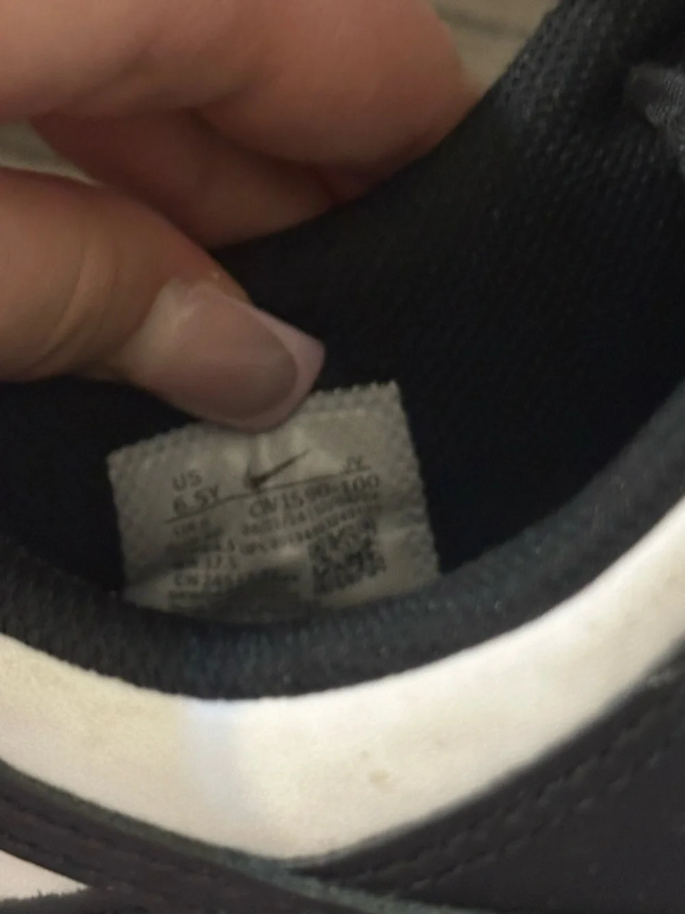 Nike dunks. - Picture 4 of 5